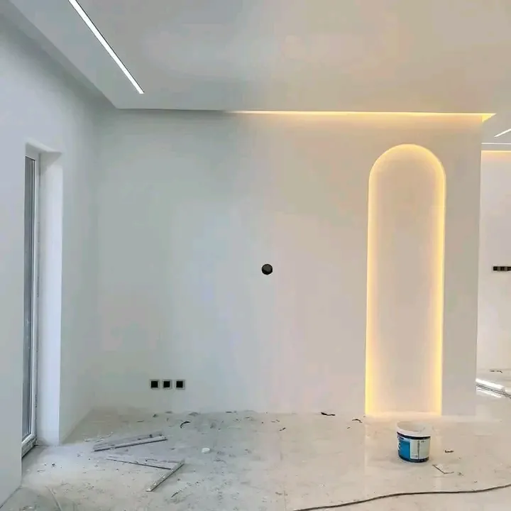 إعادة طلاء جدران منزل في الظهران