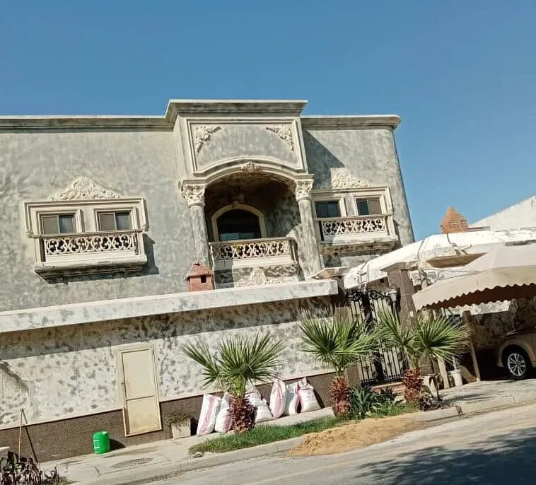 أعمال دهان خارجية للمبنى الفاخر في الخبر