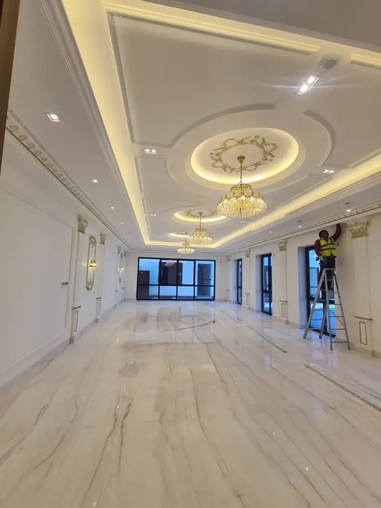 مقاول-دهانات-يشرف-على-فيلا-القطيف مقاول دهانات يشرف على فيلا في القطيف