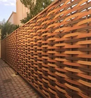 تصميم سواتر حديثة ومتناسقة في الخبر