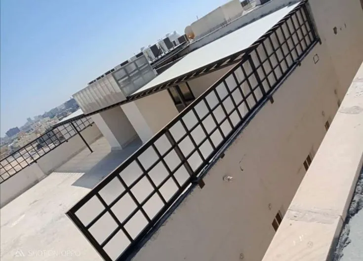 تركيب سواتر مبتكرة للأسطح في الخبر