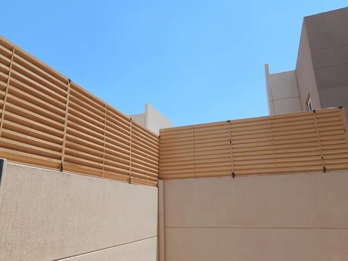 تصميم ساتر حديث للحوش في الظهران