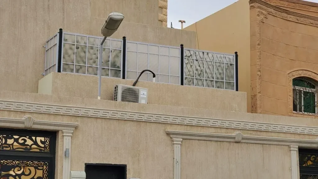 معلم-تركيب-سواتر-للمنازل-القطيف معلم تركيب سواتر للمنازل القطيف